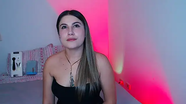 amelie collins online show from February 8, 3:30 am