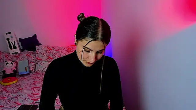 amelie collins online show from March 7, 2:04 am