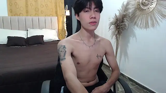 Snapshot of Elio-cam chatting on November 27, 4:14 am Elio-cam online show from November 27, 4:14 am