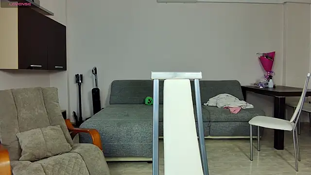 -Rin-Chan online show from March 13, 2:12 pm