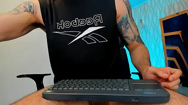 Petesevans online show from December 15, 11:42 pm