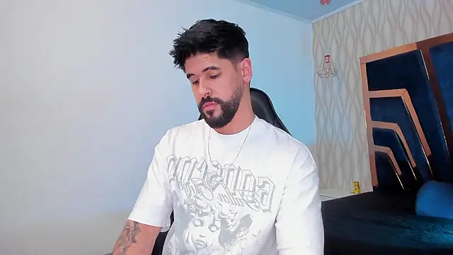 Petesevans online show from February 7, 11:30 pm