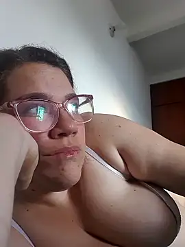 karlythothxh online show from September 27, 9:31 pm