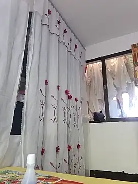 karlythothxh online show from October 25, 5:30 pm