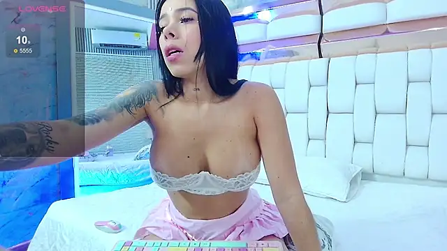 Snapshot of sexysistter chatting on January 13, 12:13 pm sexysistter online show from January 13, 12:13 pm