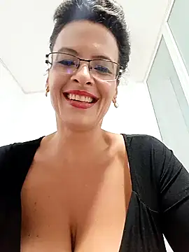 RebeccaNoble online show from September 10, 6:30 pm