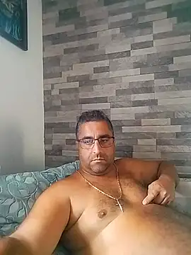 Snapshot of ADRIAN_ADI40 chatting on July 6, 11:18 am ADRIAN ADI40 online show from July 6, 11:18 am