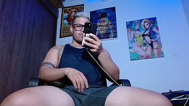 Snapshot of Danielsbigcum chatting on February 18, 5:58 am Danielsbigcum online show from February 18, 5:58 am