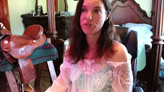 Snapshot of thornburyrose chatting on November 16, 4:23 pm thornburyrose online show from November 16, 4:23 pm