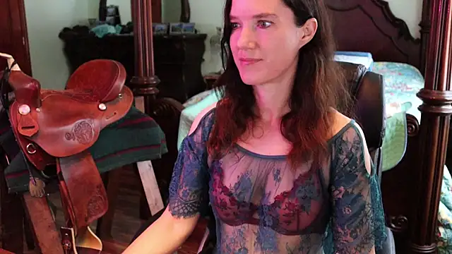 Snapshot of thornburyrose chatting on December 18, 5:52 pm thornburyrose online show from December 18, 5:52 pm