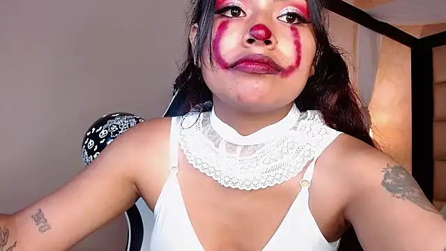 ChantalPetit online show from October 30, 5:02 pm