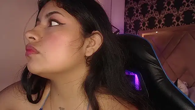 ChantalPetit online show from July 9, 2:54 pm