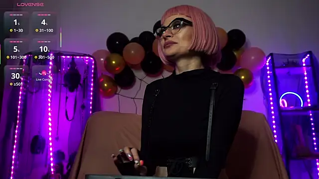 Snapshot of CyberXGoddess chatting on October 25, 11:43 pm CyberXGoddess online show from October 25, 11:43 pm