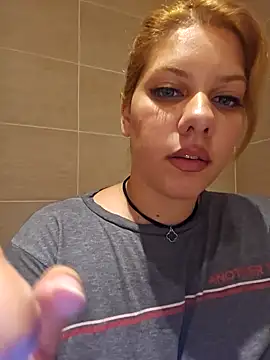 Snapshot of Janefruti chatting on February 12, 2:24 am Janefruti online show from February 12, 2:24 am