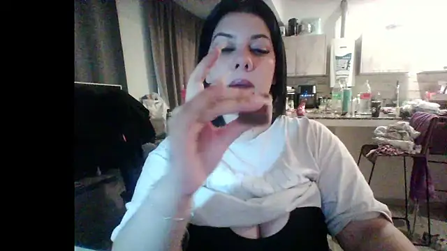 Snapshot of Janefruti chatting on February 26, 1:26 am Janefruti online show from February 26, 1:26 am