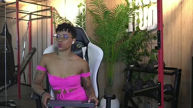Snapshot of kelly_thomson chatting on July 15, 12:54 pm kelly thomson online show from July 15, 12:54 pm