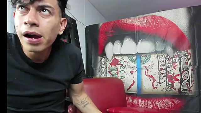 Snapshot of Strongernastyx chatting on January 24, 3:22 am Strongernastyx online show from January 24, 3:22 am