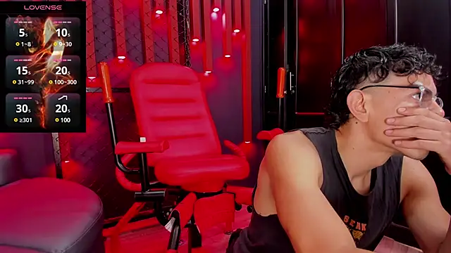 Snapshot of Strongernastyx chatting on March 18, 10:37 pm Strongernastyx online show from March 18, 10:37 pm