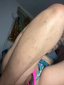 Snapshot of kiaraglam2 chatting on February 12, 8:16 am kiaraglam2 online show from February 12, 8:16 am