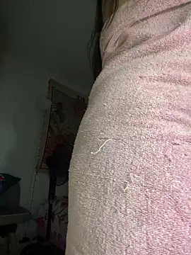 Snapshot of kiaraglam2 chatting on March 11, 11:33 am kiaraglam2 online show from March 11, 11:33 am