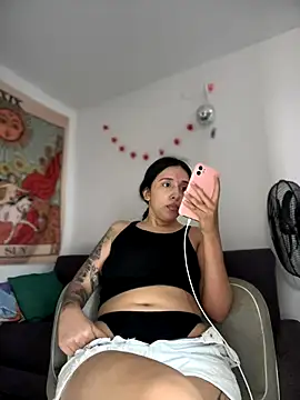 Snapshot of kiaraglam2 chatting on September 18, 1:13 pm kiaraglam2 online show from September 18, 1:13 pm