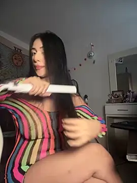 Snapshot of kiaraglam2 chatting on November 16, 7:52 pm kiaraglam2 online show from November 16, 7:52 pm