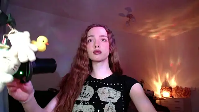 Snapshot of Weeissy chatting on December 2, 9:39 pm Weeissy online show from December 2, 9:39 pm