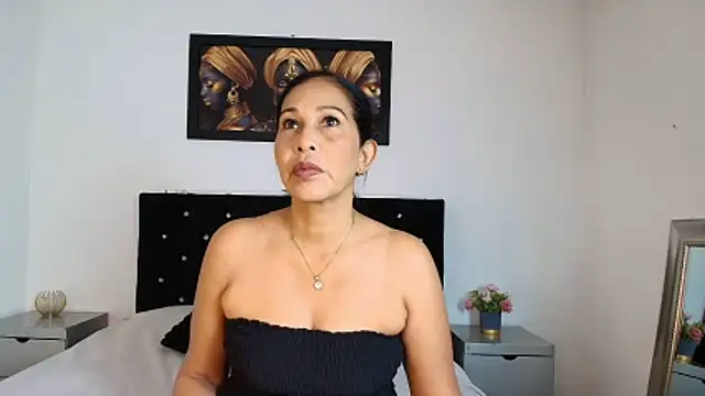 Snapshot of Shanon_mature chatting on June 18, 6:45 pm Shanon mature online show from June 18, 6:45 pm