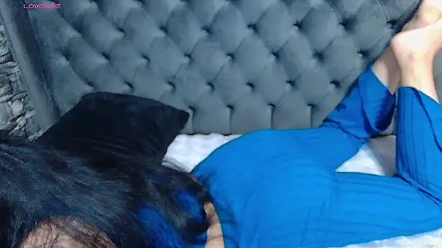 Snapshot of _Mari____ chatting on November 25, 8:14 am Mari online show from November 25, 8:14 am