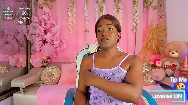 Snapshot of SammyGirlTS chatting on November 29, 12:30 pm SammyGirlTS online show from November 29, 12:30 pm