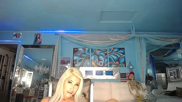 ADRIANNA FOX online show from February 22, 12:08 pm