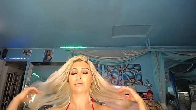 ADRIANNA FOX online show from March 16, 7:37 am