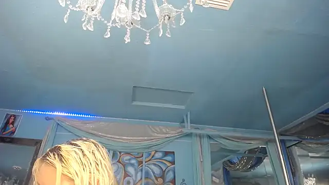 ADRIANNA FOX online show from June 15, 11:12 am