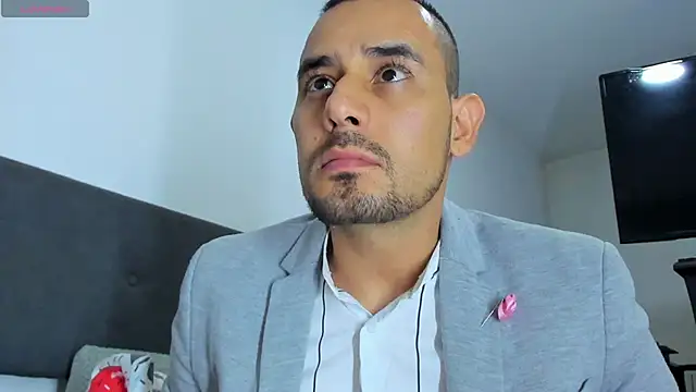 jhonyalzate2 online show from March 3, 11:46 pm