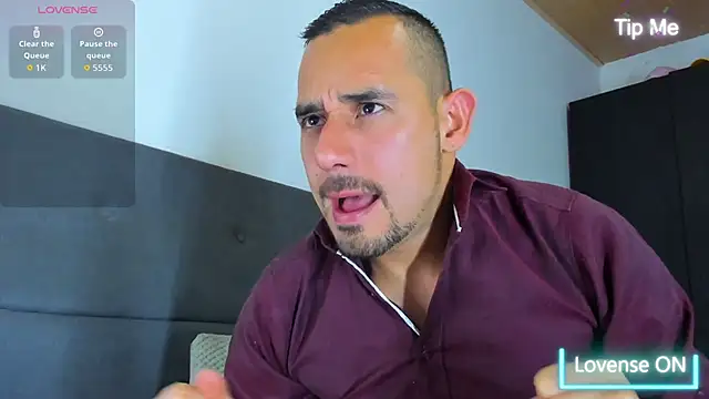 jhonyalzate2 online show from September 14, 12:10 am