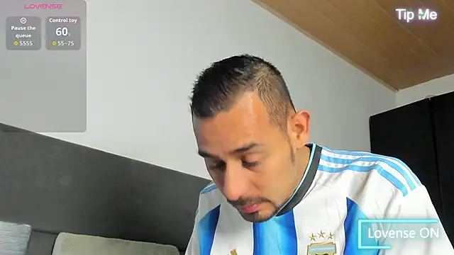 Snapshot of jhonyalzate2 chatting on May 4, 1:34 am jhonyalzate2 online show from May 4, 1:34 am