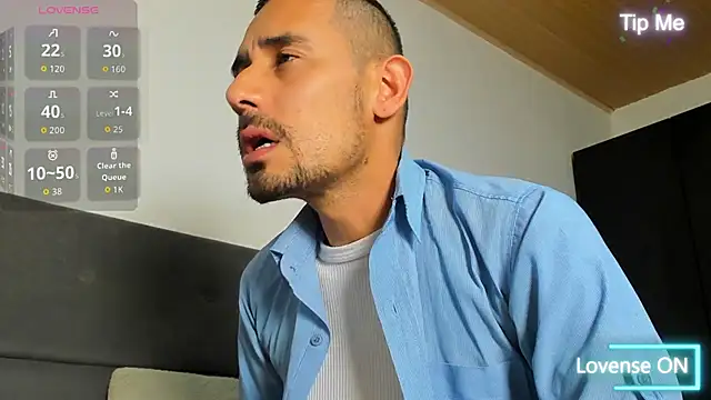 Snapshot of jhonyalzate2 chatting on May 31, 12:30 am jhonyalzate2 online show from May 31, 12:30 am