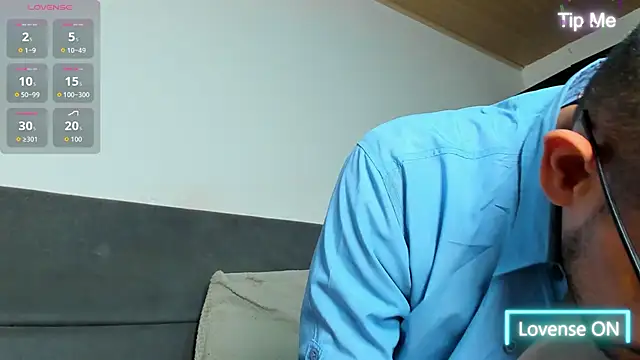 jhonyalzate2 online show from June 17, 1:52 am