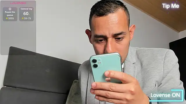 jhonyalzate2 online show from July 3, 2:07 am