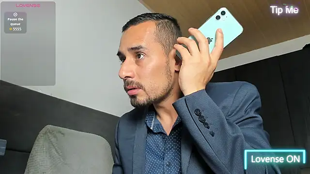 jhonyalzate2 online show from July 10, 12:37 am
