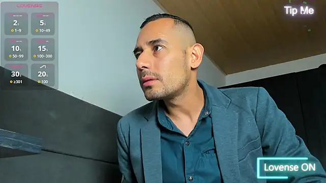 jhonyalzate2 online show from August 2, 2:10 am