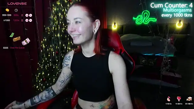 Snapshot of MaxPhoenixx chatting on February 3, 7:07 am MaxPhoenixx online show from February 3, 7:07 am