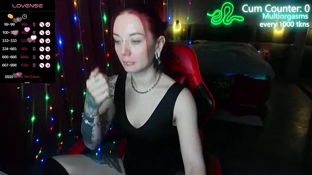 Snapshot of MaxPhoenixx chatting on February 16, 4:53 am MaxPhoenixx online show from February 16, 4:53 am