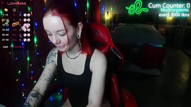 Snapshot of MaxPhoenixx chatting on February 17, 9:08 pm MaxPhoenixx online show from February 17, 9:08 pm