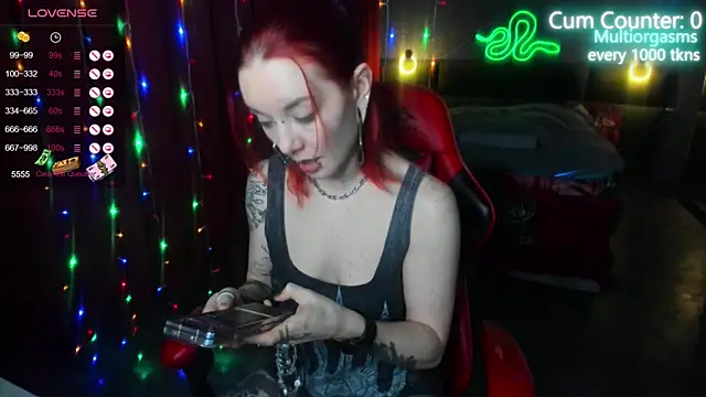 Snapshot of MaxPhoenixx chatting on February 20, 9:42 pm MaxPhoenixx online show from February 20, 9:42 pm