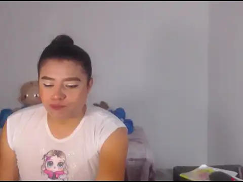 Snapshot of katrinawillff chatting on June 25, 1:49 am katrinawillff online show from June 25, 1:49 am