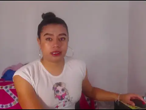 Snapshot of katrinawillff chatting on July 7, 1:26 pm katrinawillff online show from July 7, 1:26 pm
