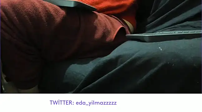 Snapshot of sexy_modelll chatting on February 23, 3:35 am sexy modelll online show from February 23, 3:35 am