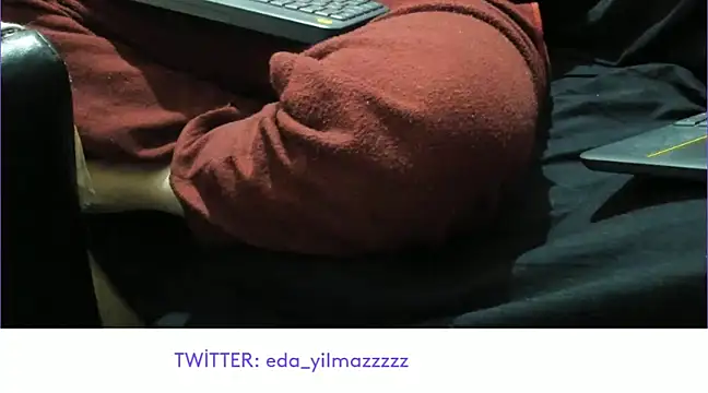 Snapshot of sexy_modelll chatting on February 26, 12:05 am sexy modelll online show from February 26, 12:05 am