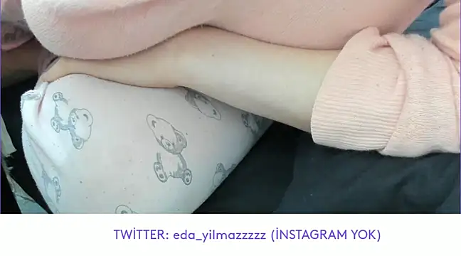 Snapshot of sexy_modelll chatting on March 12, 9:44 am sexy modelll online show from March 12, 9:44 am